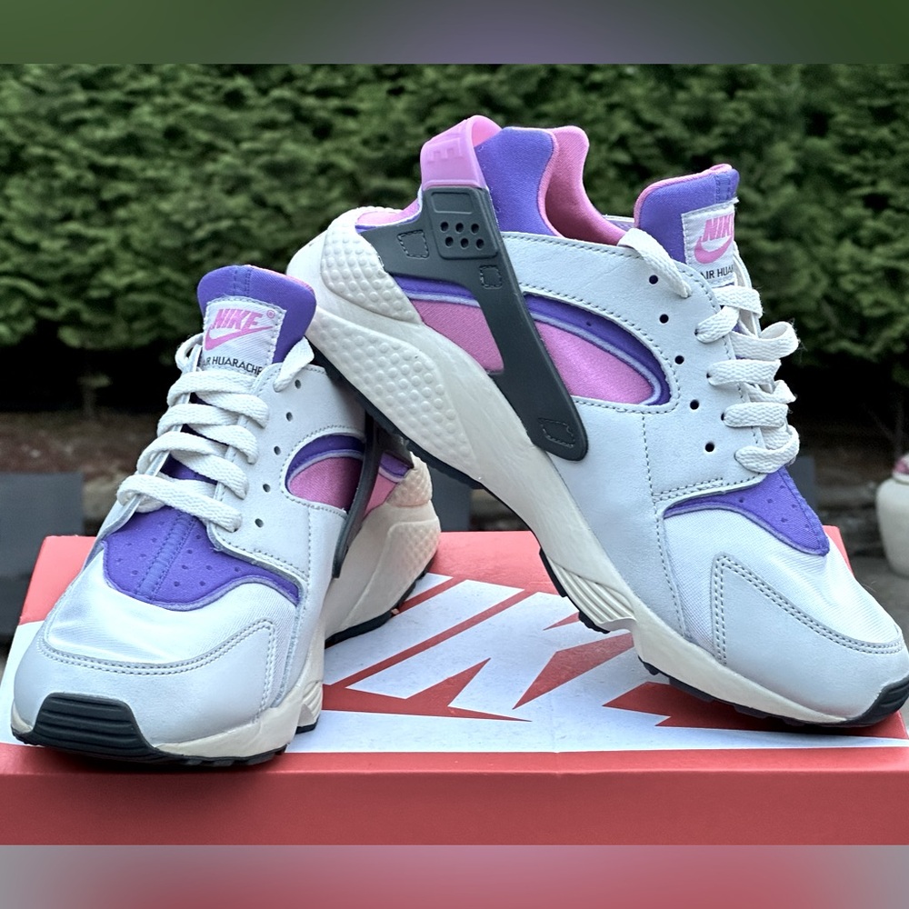 NEW Nike Air Huarache Premium - Mens US 9.5 | Womens US 11